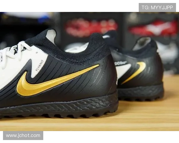 足球鞋是否可以替代锁鞋在运动表现与安全性上的实际效果分析